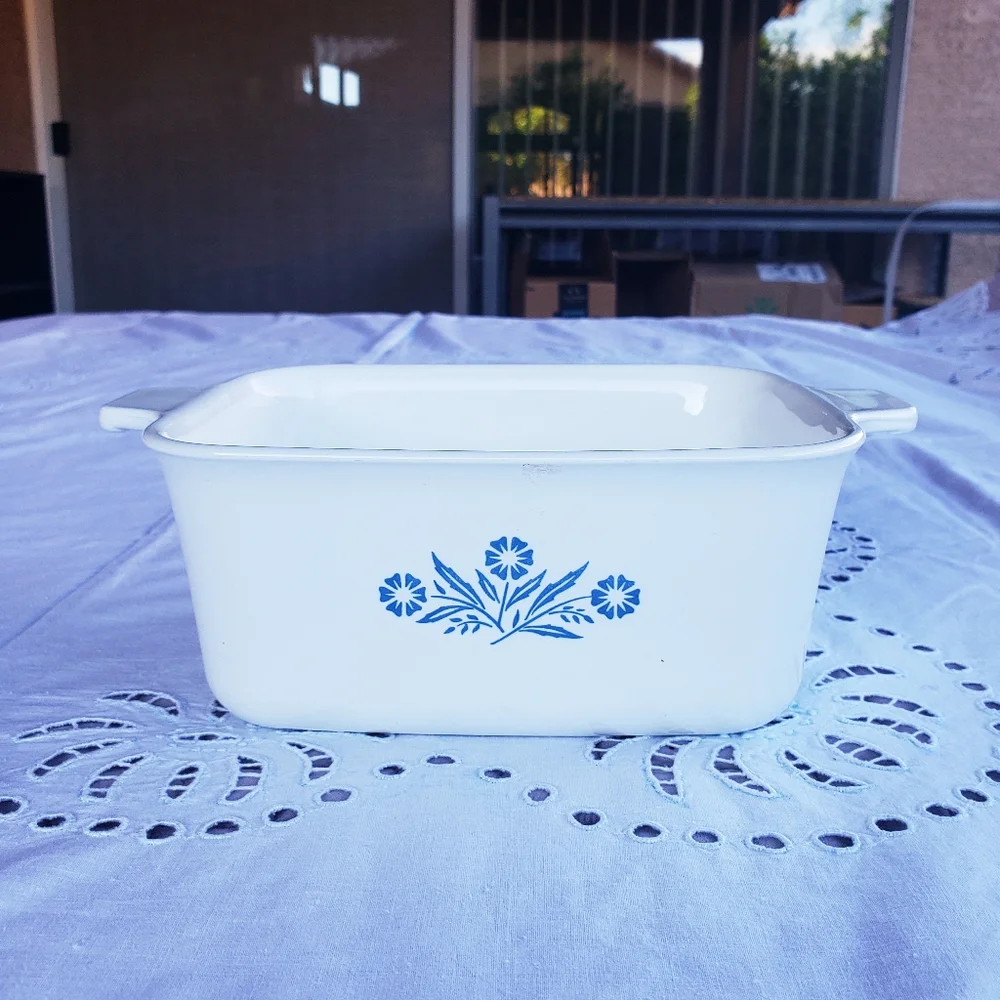 CORNING WARE P-4-B-1 Blue Cornflower Cookware, 1 1/2 Qt Loaf Pan made in…